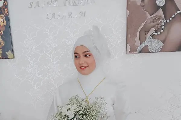 SALON RİNA KUAFOR AYŞE OK SAÇ VE TÜRBAN TASARIM (KAPAKLI ESKİ BELEDİYE MEYDANI ) AYŞE OK - Resim 13