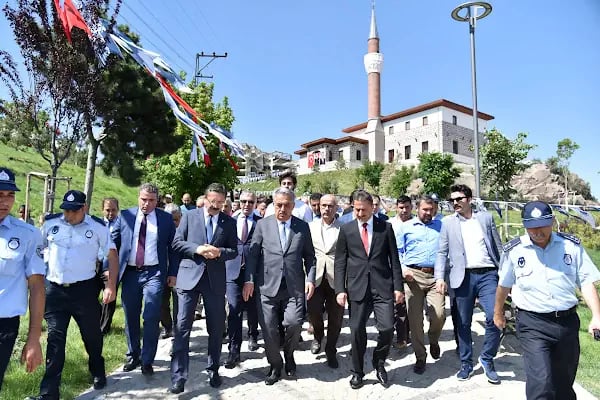 Şehitler parkı - Resim 11