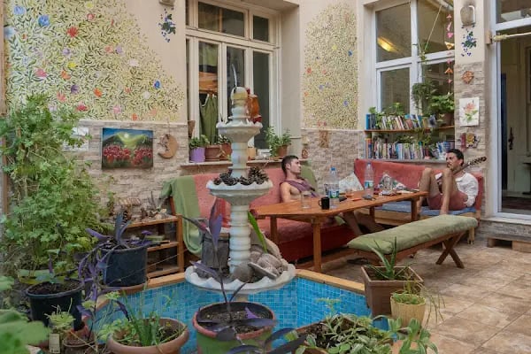 Lotus Garden Hostel - Resim 9