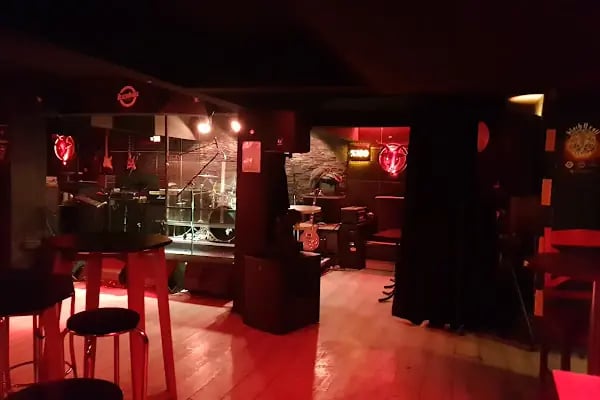 Black Pub - Resim 10