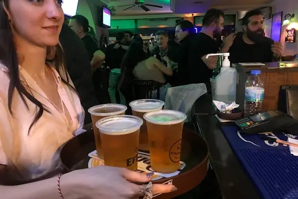 The House Pub - Resim 3