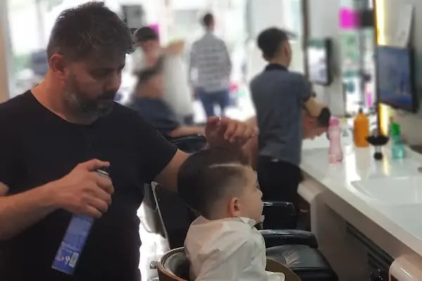 Salon Gökhan Erkek Kuaförü - Resim 17