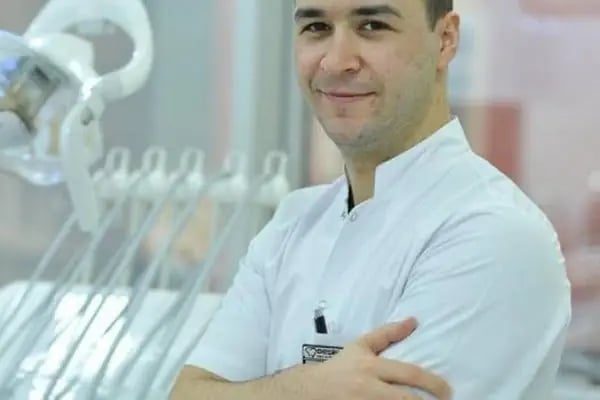 Uzm. Dt. Hamza Ulu, Diş Hekimi - Resim 1