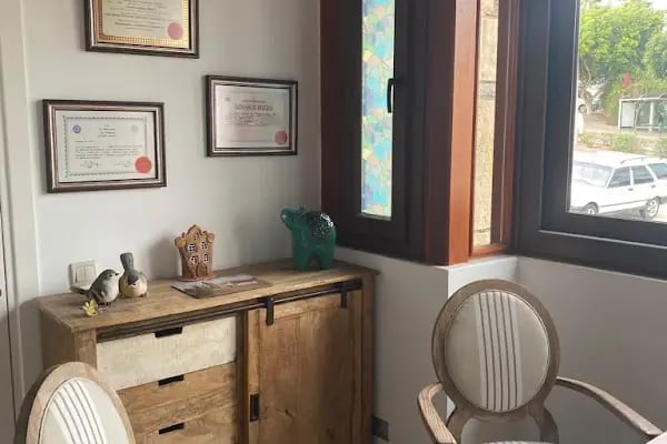 Uzm. Dr. Yasemin Şefika Akdeniz Endokrinoloji ve Metabolizma Hastalıkları Uzmanı - Resim 12