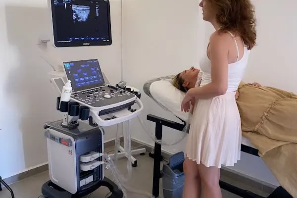 Uzm. Dr. Yasemin Şefika Akdeniz Endokrinoloji ve Metabolizma Hastalıkları Uzmanı - Resim 3