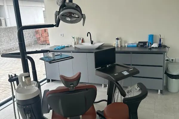 Soma Özel Ferah Diş Polikliniği - Resim 2