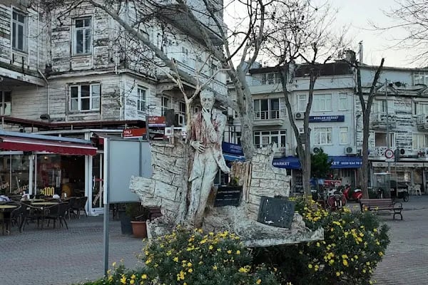Sait Faik Abasıyanık Heykeli - Resim 15