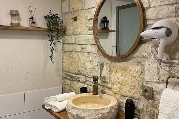 KARANFİL ROOMS -Foca Elies - Resim 3