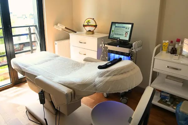 Dermatolog Doktor Emre Tambay - Resim 9
