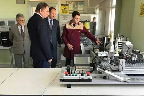 Selim Yürekten Mesleki ve Teknik Anadolu Lisesi - Resim 6