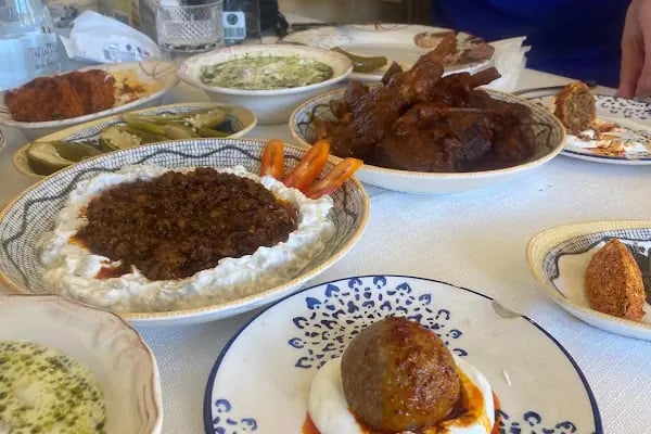 Bayazhan Hotel & Restaurant - Resim 11
