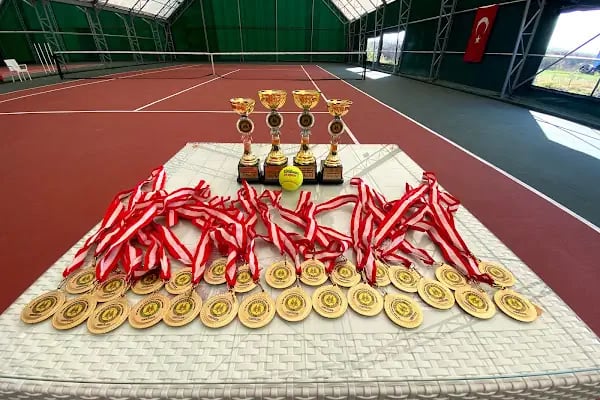 Burhaniye Tenis Kulübü - Resim 3