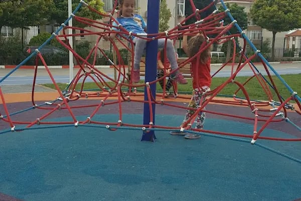 Yunus Emre Spor Kompleksi - Resim 4