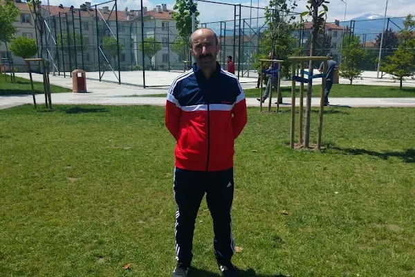 Yunus Emre Spor Kompleksi - Resim 3