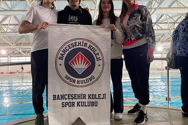 Galatasaray Ergun Gürsoy Olimpik Yüzme Havuzu - Resim 18