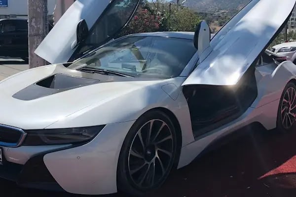 FT Luxury Car rental - Resim 3