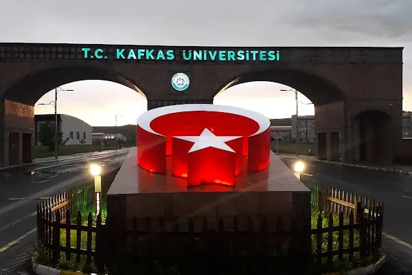 Kafkas Üniversitesi - Resim 2