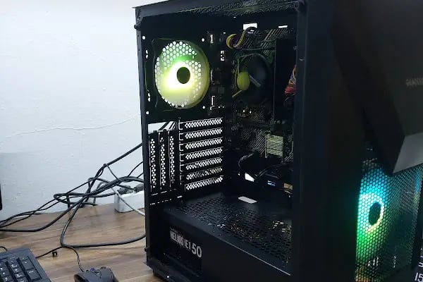 Yıldız Teknik Bilişim &amp; MacBook Notebook Onarım Merkezi - Resim 17