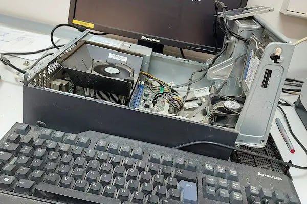 Yıldız Teknik Bilişim &amp; MacBook Notebook Onarım Merkezi - Resim 9