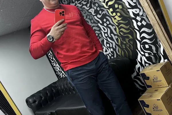 EMRE KARAMANOĞLU HAIR STUDIO - Resim 1
