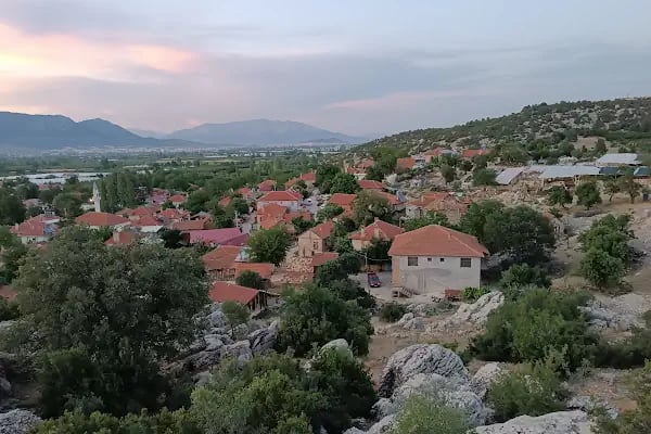Armutlu Kaya Mezarı - Resim 9