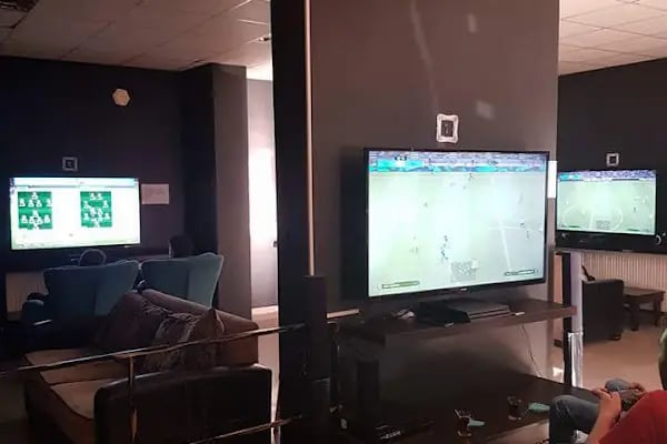Pablo Playstation Cafe - Resim 9