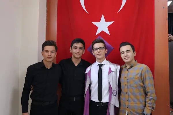 Yusuf Kemalettin Perin Fen Lisesi - Resim 3