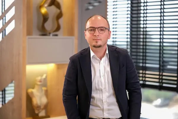 Op Dr Uğurcan Şener Estetik ve Plastik Cerrah Antalya - Resim 2