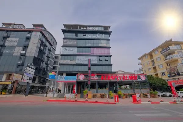 Op Dr Uğurcan Şener Estetik ve Plastik Cerrah Antalya - Resim 4