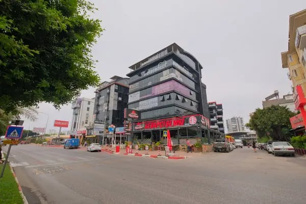 Op Dr Uğurcan Şener Estetik ve Plastik Cerrah Antalya - Resim 14