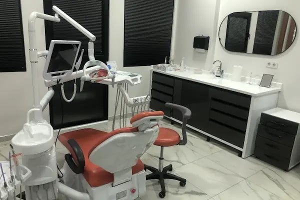 Dt.Şakir Doğualp Beşevler Diş Hekimi - Resim 2