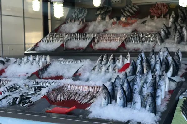Marina Balık Market Pişirme Evi - Resim 6