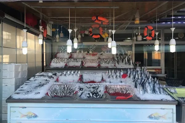 Marina Balık Market Pişirme Evi - Resim 3