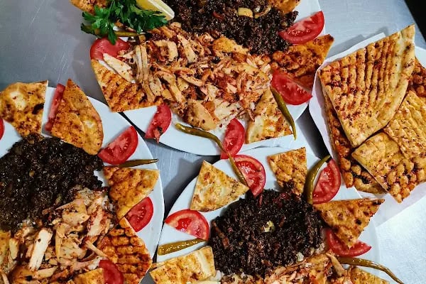 Reyhan Döner Kebab Salonu - Resim 11