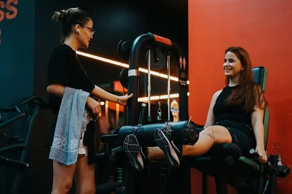 RUSH FİTNESS CLUB - Resim 1