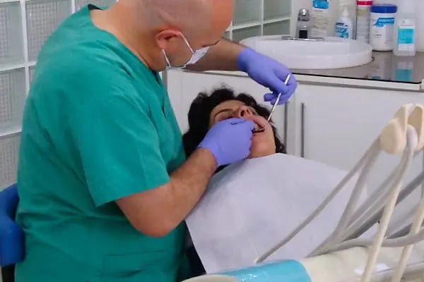 Diş Hekimi Turgut Turga - Resim 13