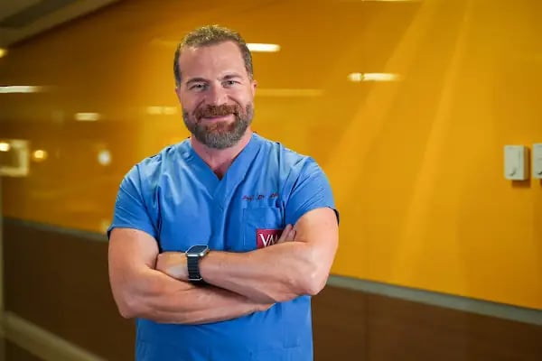 Prof. Dr. Ali Civelek - Endoskopik Kalp Cerrahisi, Endoskopik Minimal İnvaziv, Koroner Baypas, Mitral Kapak, Aort Kapak - Resim 10