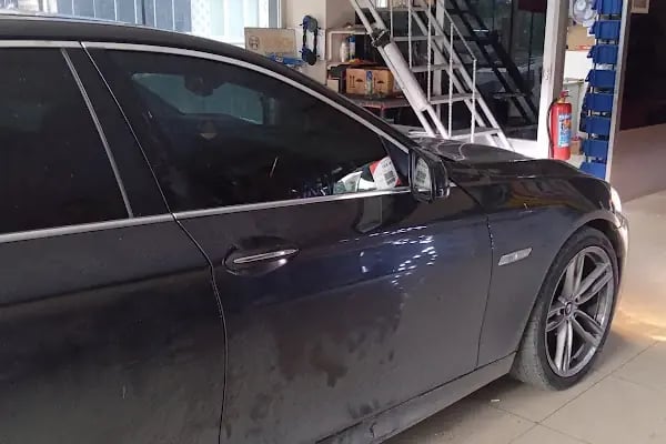 ŞAHİN OTO CAM SERVİSİ KİLİT VE CAM KRİKO MERKEZİ - Resim 19