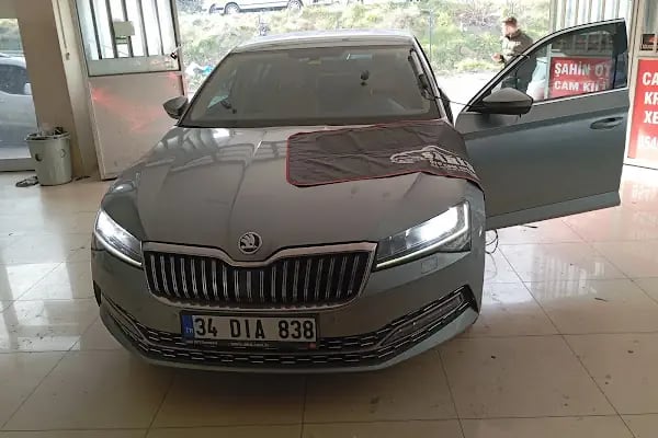 ŞAHİN OTO CAM SERVİSİ KİLİT VE CAM KRİKO MERKEZİ - Resim 6