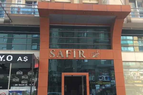 DHI &amp; FUE Sapphire Hair Transplant Clinic in Turkey | Estenbul Health - Resim 3