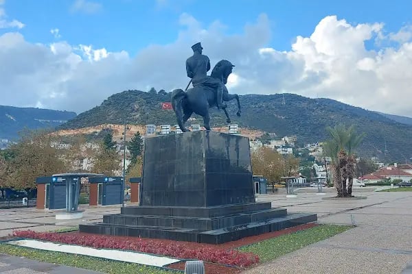 Finike 15 Temmuz Demokrasi Parkı - Resim 9