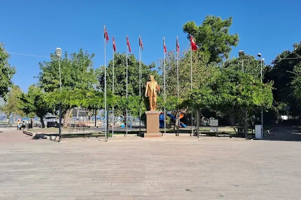 Finike 15 Temmuz Demokrasi Parkı - Resim 17