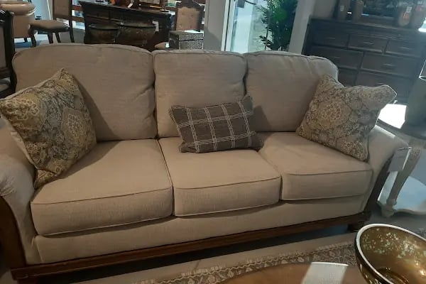 Ashley Furniture HomeStore - Resim 20