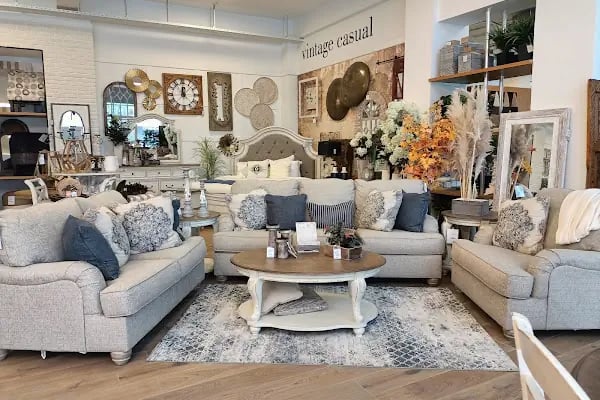 Ashley Furniture HomeStore - Resim 8