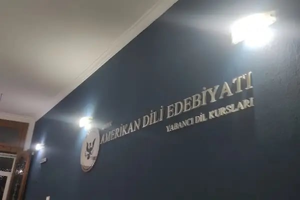 Amerikan Dili Edebiyatı Yabancı Dil Kursları Bornova Şubesi - Resim 5