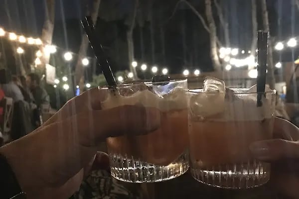 Amerikan Dili Edebiyatı Yabancı Dil Kursları Bornova Şubesi - Resim 4