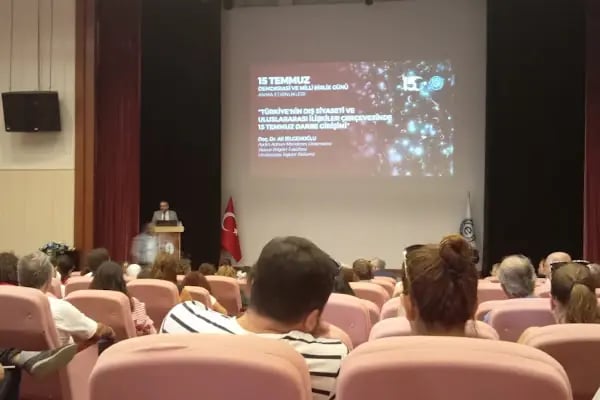 Fen Fakültesi Konferans Salonu - Resim 3