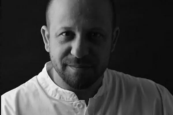Dt. Adnan Aykan - Resim 1