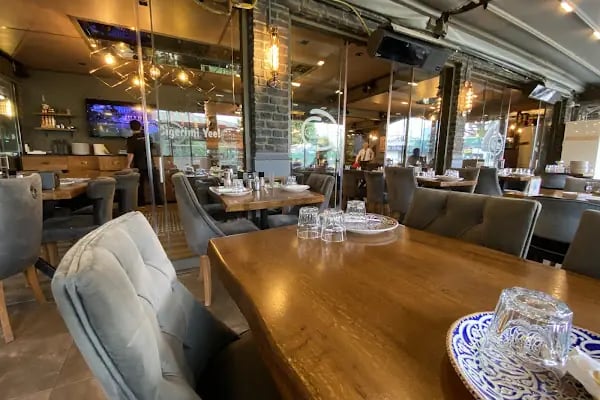 Mandalin Cafe &amp; Restaurant - Resim 2