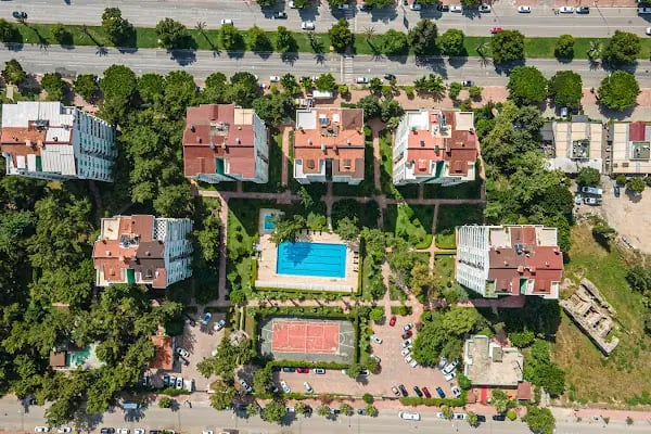 ReMax Mega Ayşe Yüksel Gayrimenkul Döşemealtı Lüks Konut Uzmanı - Resim 15